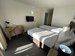 West End Central Apartments