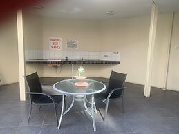 West End Central Apartments