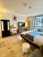 West End Central Apartments