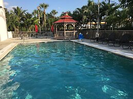 Days Inn & Suites by Wyndham Bonita Springs North Naples