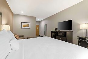 Best Western Plus Des Moines West Inn & Suites