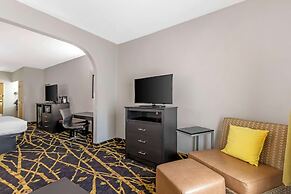 Best Western Plus Des Moines West Inn & Suites