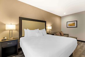Best Western Plus Des Moines West Inn & Suites