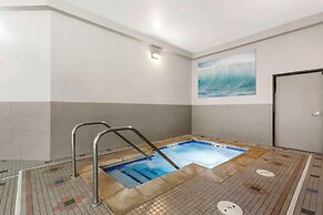 Best Western Plus Des Moines West Inn & Suites