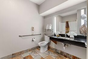 Best Western Plus Des Moines West Inn & Suites