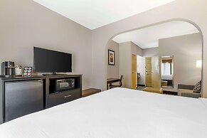 Best Western Plus Des Moines West Inn & Suites