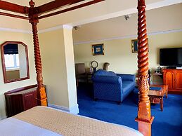 The Carrington Hotel