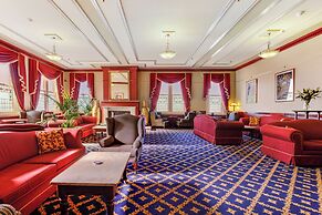 The Carrington Hotel