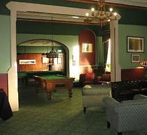 The Carrington Hotel