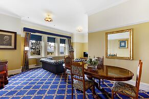 The Carrington Hotel