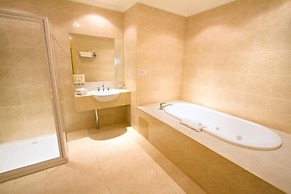 Wentworth Grande Resort