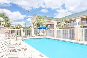 Baymont by Wyndham Crestview