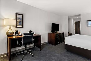 Comfort Inn & Suites near Tinley Park Amphitheater