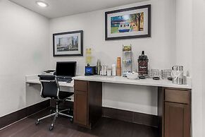 Comfort Inn & Suites near Tinley Park Amphitheater
