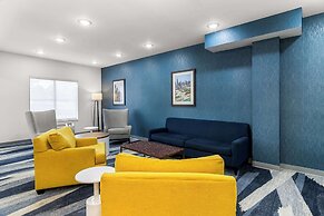 Comfort Inn & Suites near Tinley Park Amphitheater