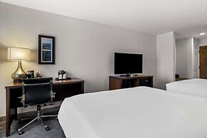 Comfort Inn & Suites near Tinley Park Amphitheater