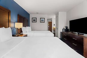 Comfort Inn & Suites near Tinley Park Amphitheater