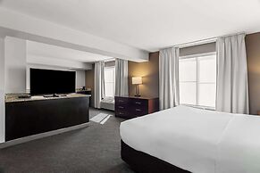 Comfort Inn & Suites near Tinley Park Amphitheater