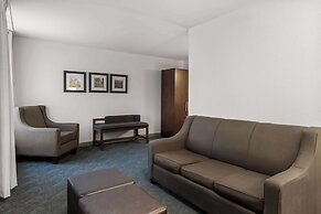 Comfort Inn & Suites near Tinley Park Amphitheater