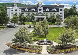 Comfort Inn & Suites Near Burke Mountain