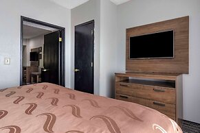 Quality Inn & Suites I-35 E / Walnut Hill