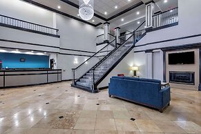 Quality Inn & Suites I-35 E / Walnut Hill