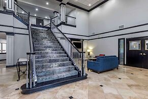 Quality Inn & Suites I-35 E / Walnut Hill