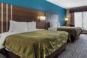 Quality Inn & Suites I-35 E / Walnut Hill