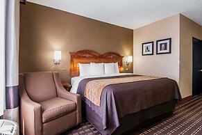 Quality Inn & Suites I-35 E / Walnut Hill