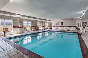 Quality Inn & Suites I-35 E / Walnut Hill