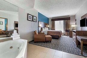 Quality Inn & Suites I-35 E / Walnut Hill