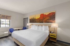 Days Inn & Suites by Wyndham Tucson/Marana
