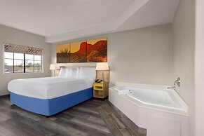 Days Inn & Suites by Wyndham Tucson/Marana