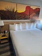 Days Inn & Suites by Wyndham Tucson/Marana