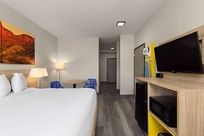 Days Inn & Suites by Wyndham Tucson/Marana