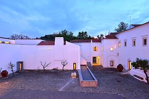 Pousada Convento de Arraiolos - Historic Hotel