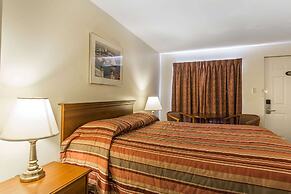 Econo Lodge & Suites Saint John