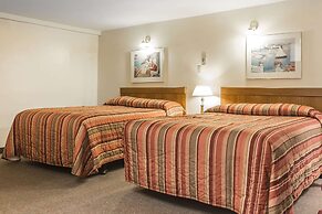 Econo Lodge & Suites Saint John
