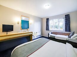OYO Sunrise Hotel, A46 N Leicester
