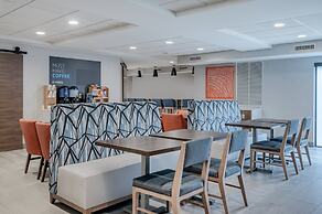 Holiday Inn Express & Suites Wadsworth by IHG