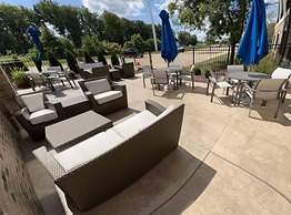 Holiday Inn Express & Suites Wadsworth by IHG