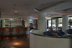 Master Porto Alegre Hotel - Av Carlos Gomes, Proximo Consulado America