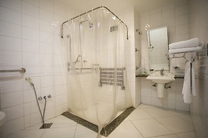 Master Porto Alegre Hotel - Av Carlos Gomes, Proximo Consulado America