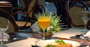 Master Porto Alegre Hotel - Av Carlos Gomes, Proximo Consulado America