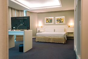 Master Porto Alegre Hotel - Av Carlos Gomes, Proximo Consulado America