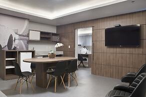 Master Porto Alegre Hotel - Av Carlos Gomes, Proximo Consulado America