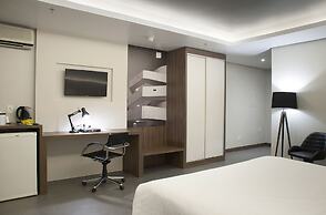 Master Porto Alegre Hotel - Av Carlos Gomes, Proximo Consulado America