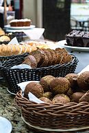 Master Porto Alegre Hotel - Av Carlos Gomes, Proximo Consulado America