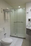 Master Porto Alegre Hotel - Av Carlos Gomes, Proximo Consulado America