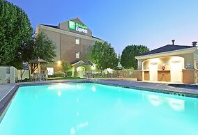 Holiday Inn Express & Suites DFW - Grapevine, an IHG Hotel